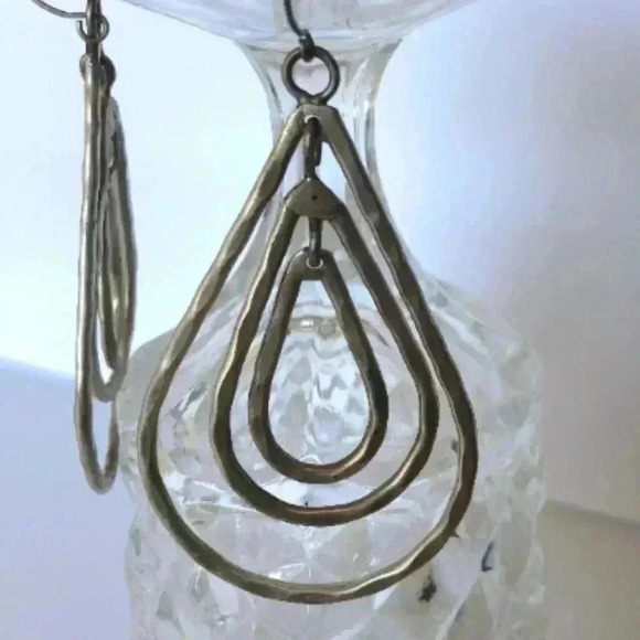 Vintage Steel hammered teardrops dangle earrings - Picture 2 of 7